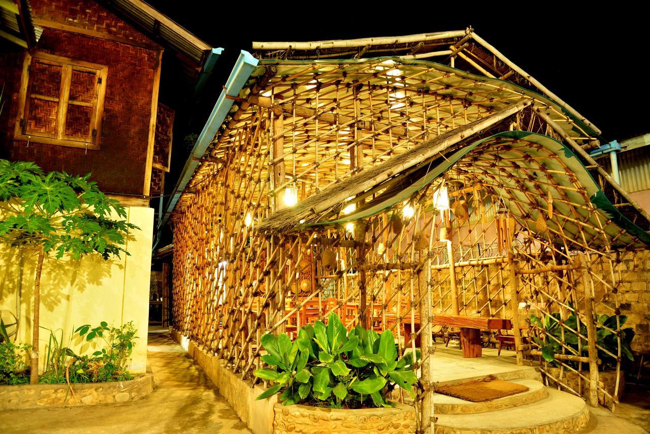 Yee Shin Guest House Hsipaw Bagian luar foto