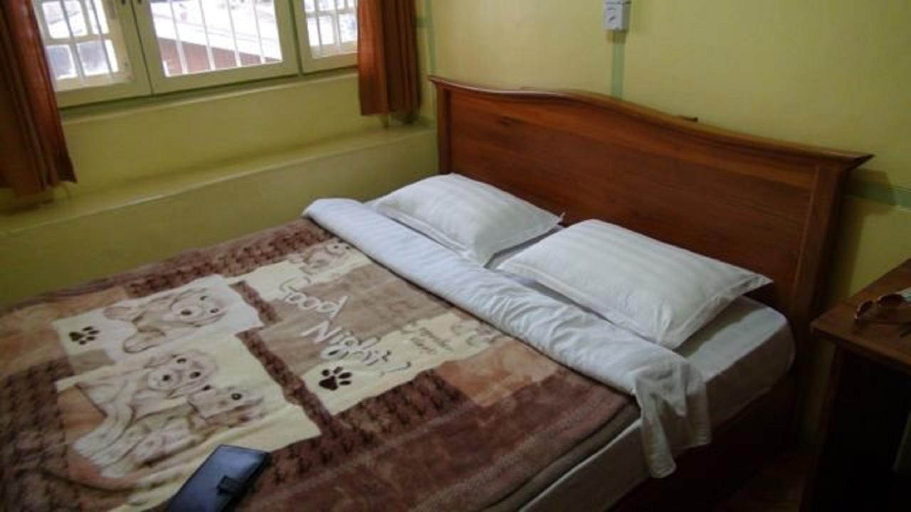 Yee Shin Guest House Hsipaw Bagian luar foto