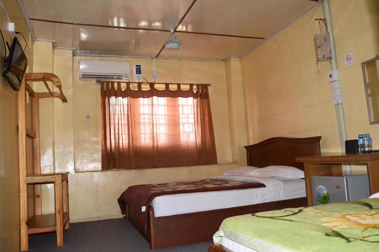 Yee Shin Guest House Hsipaw Bagian luar foto