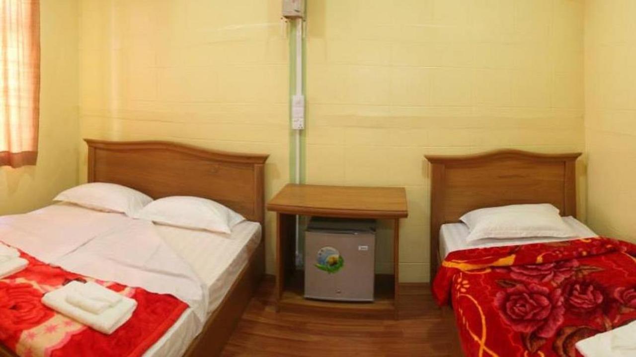 Yee Shin Guest House Hsipaw Bagian luar foto