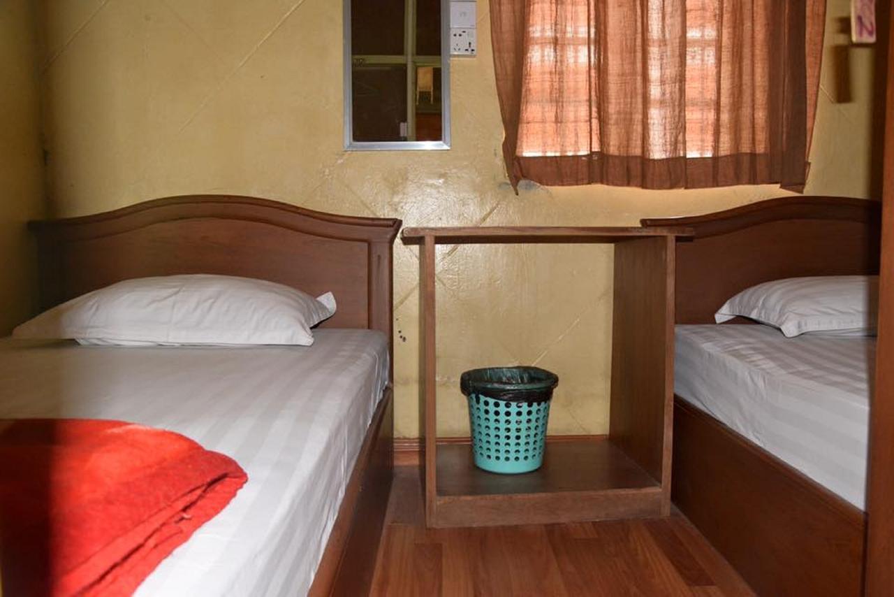 Yee Shin Guest House Hsipaw Bagian luar foto
