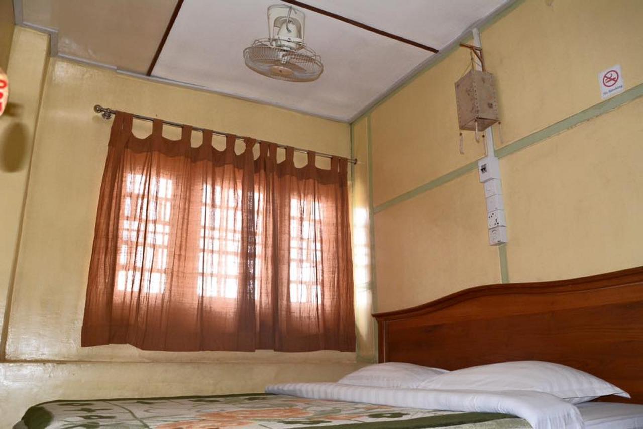 Yee Shin Guest House Hsipaw Bagian luar foto